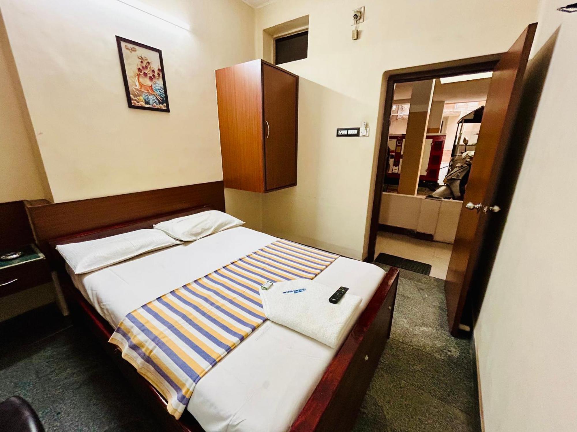 Hotel Jothi Kojambuttúr Kültér fotó