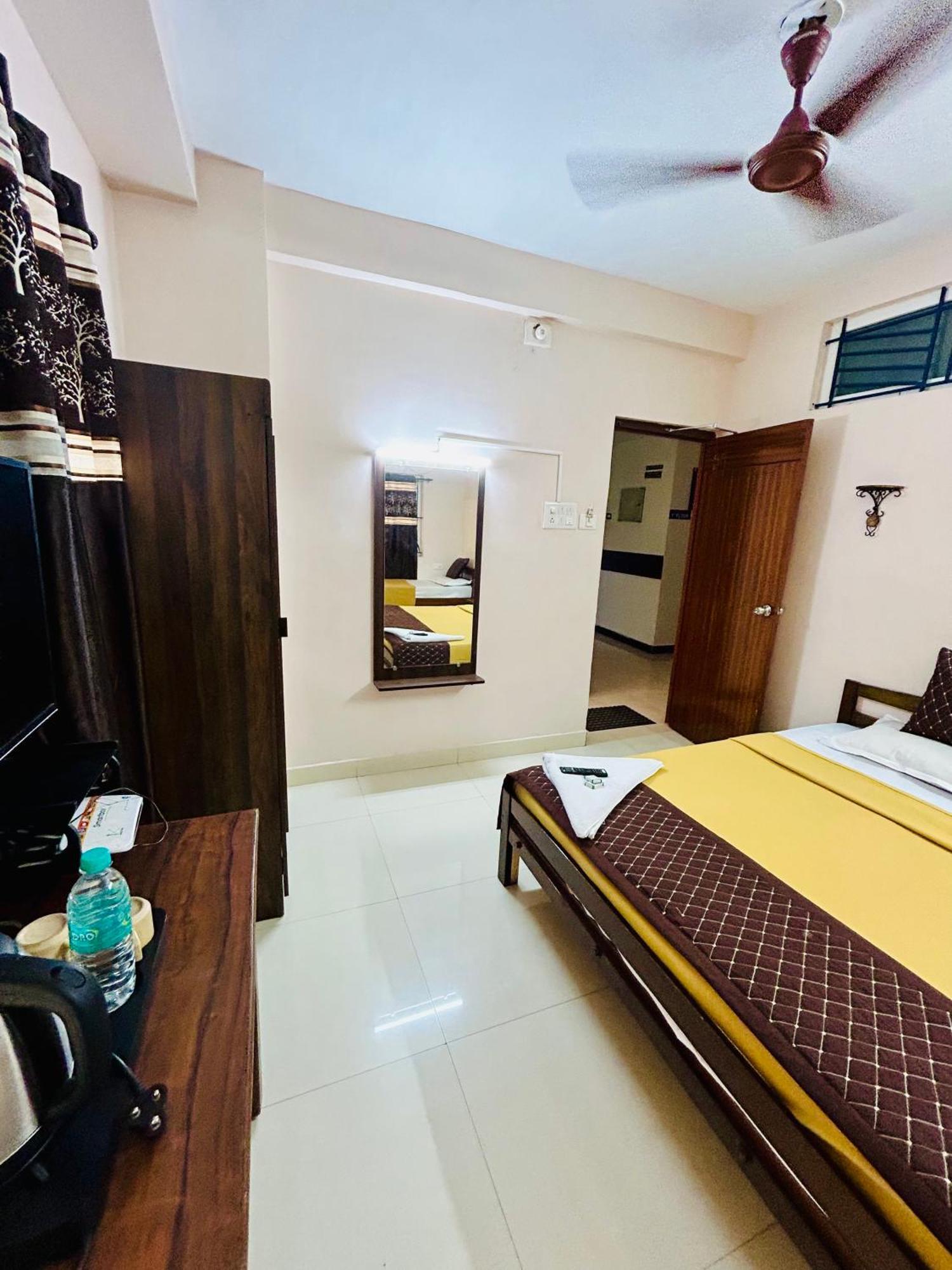 Hotel Jothi Kojambuttúr Kültér fotó