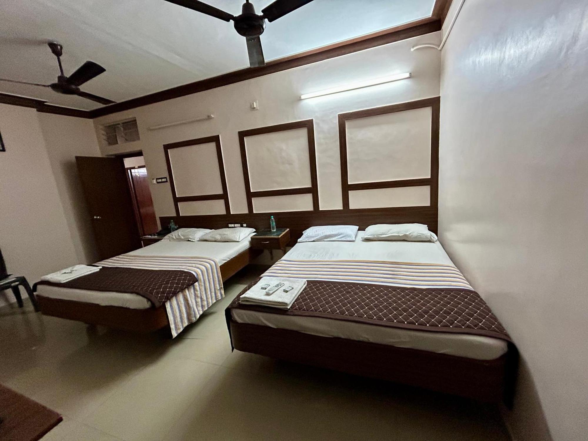 Hotel Jothi Kojambuttúr Kültér fotó