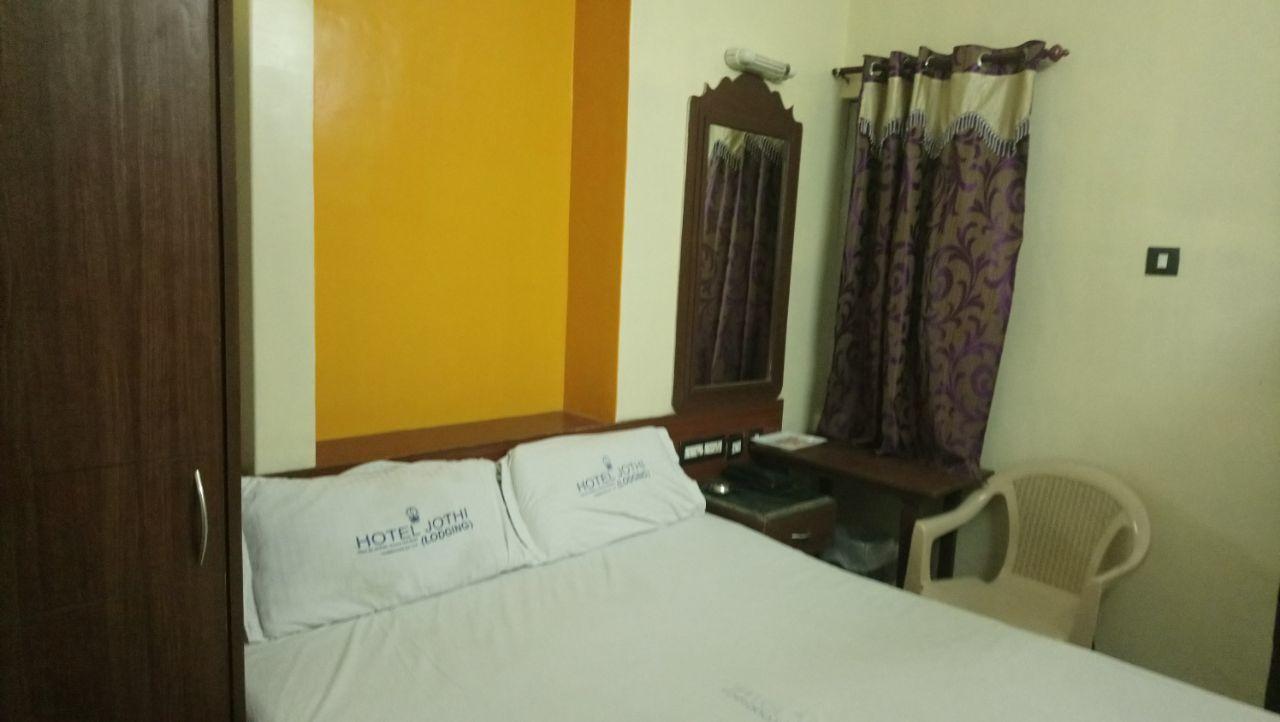Hotel Jothi Kojambuttúr Kültér fotó